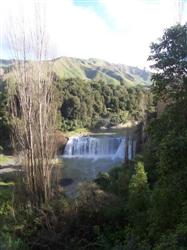 Chute d'eau sur la rivière Whangaweka 