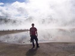 Francois devant Champagne pool