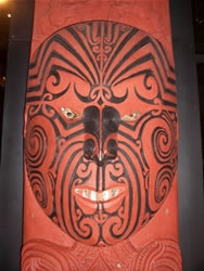 La statue Maori au musée d'Auckland