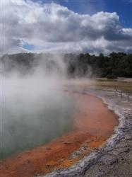 Champagne Pool à Wai-o-Tapu, Rotorua, Nouvelle-Zélande