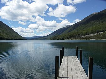 Le lac rotoiti nouvelle-zélande