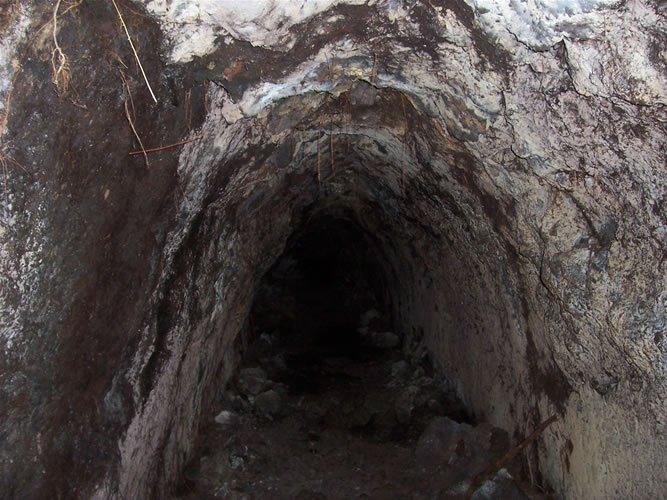 caverne-rangitoto-grotte