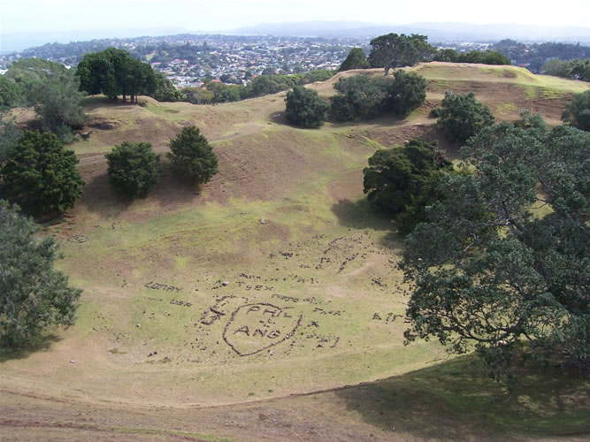 Le volcan one tree hill à auckland en nouvelle-zélande