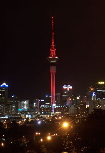 Photo de la skytower en rouge